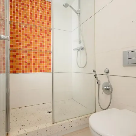 Appartamento Home, With Direct Access To The Beach, Sea Views And South Facing, In Puerto Banus