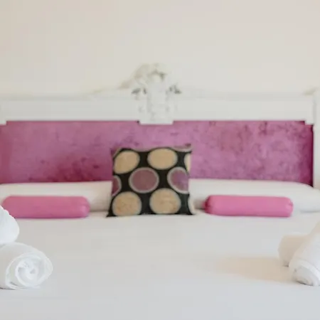 Home, With Direct Access To The Beach, Sea Views And South Facing, In Puerto Banus Appartamento