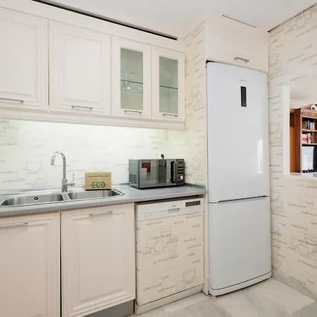 Home, With Direct Access To The Beach, Sea Views And South Facing, In Puerto Banus Apartmán Marbella