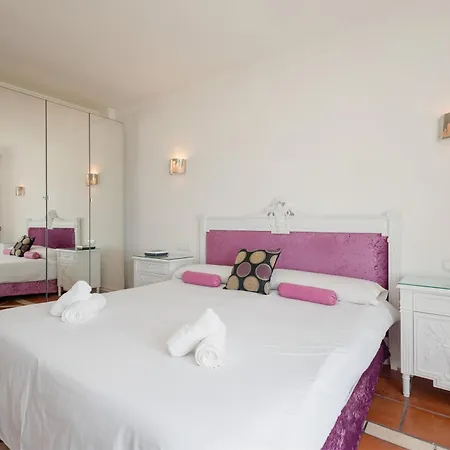 Home, With Direct Access To The Beach, Sea Views And South Facing, In Puerto Banus Apartmán