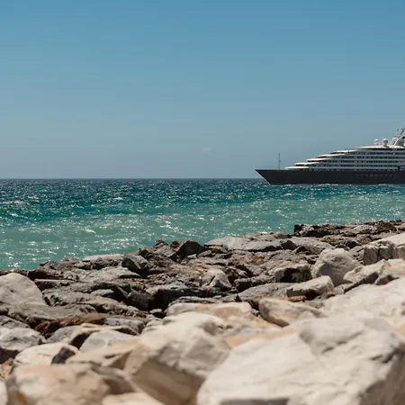 Home, With Direct Access To The Beach, Sea Views And South Facing, In Puerto Banus Appartamento Marbella