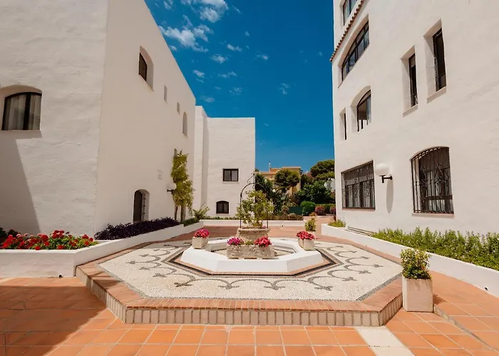 Home, With Direct Access To The Beach, Sea Views And South Facing, In Puerto Banus Апартаменты *
