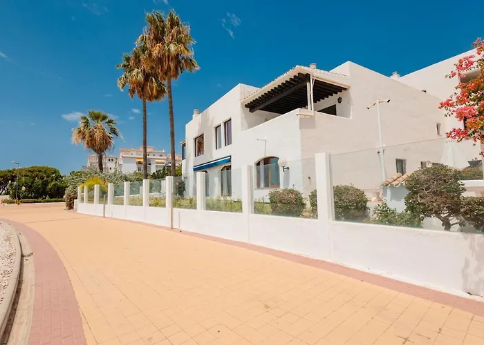 Daire Home, With Direct Access To The Beach, Sea Views And South Facing, In Puerto Banus *