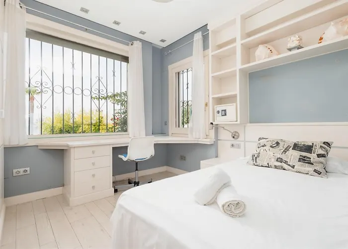 Home, With Direct Access To The Beach, Sea Views And South Facing, In Puerto Banus * Марбелья