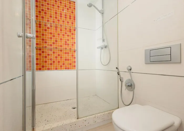 Daire Home, With Direct Access To The Beach, Sea Views And South Facing, In Puerto Banus