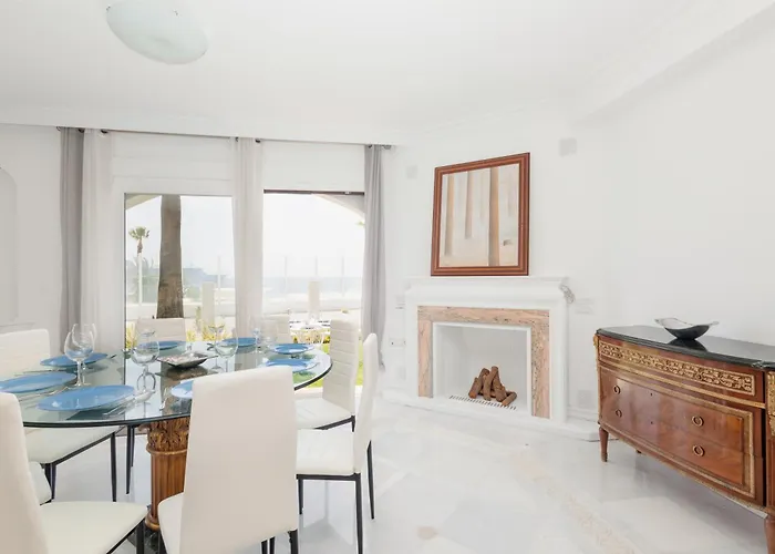 Daire Home, With Direct Access To The Beach, Sea Views And South Facing, In Puerto Banus