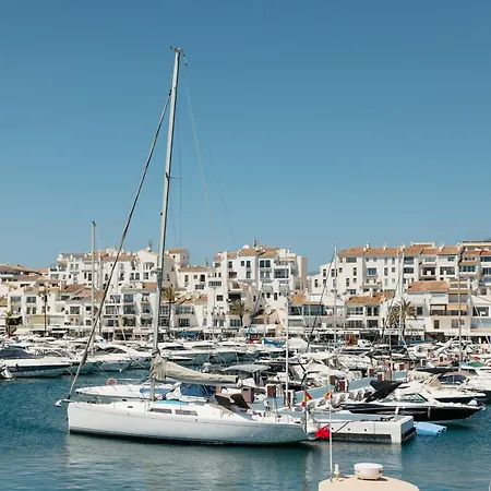 アパート Home, With Direct Access To The Beach, Sea Views And South Facing, In Puerto Banus マルベーリャ