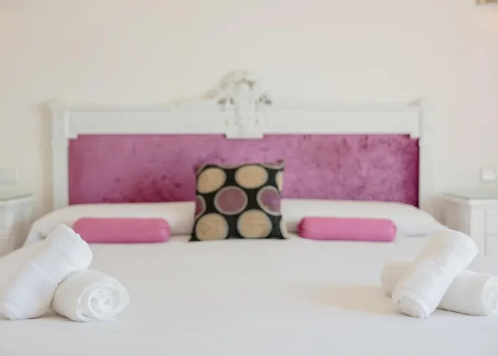Home, With Direct Access To The Beach, Sea Views And South Facing, In Puerto Banus アパート