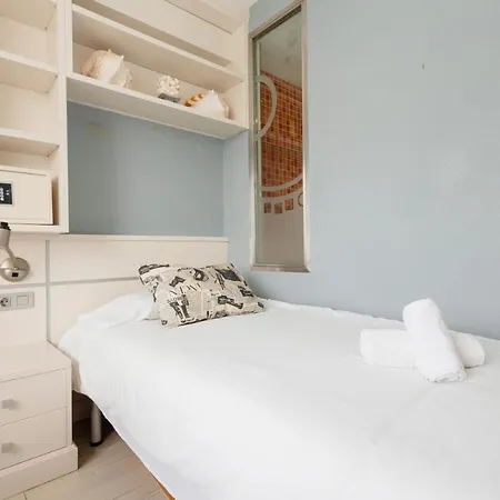 Apartamento Home, With Direct Access To The Beach, Sea Views And South Facing, In Puerto Banus *