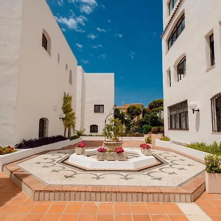 Home, With Direct Access To The Beach, Sea Views And South Facing, In Puerto Banus Apartamento *