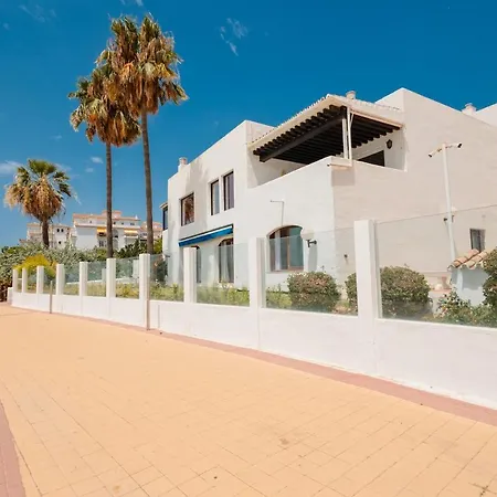 Apartamento Home, With Direct Access To The Beach, Sea Views And South Facing, In Puerto Banus *