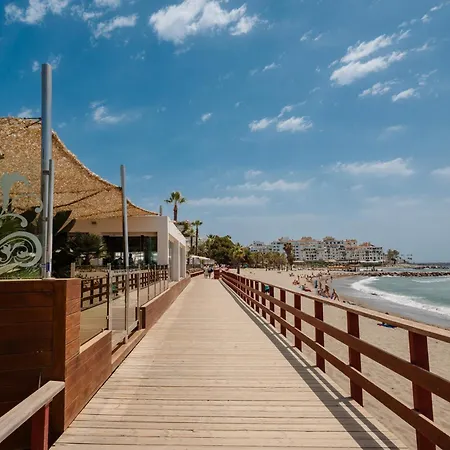 Apartamento Home, With Direct Access To The Beach, Sea Views And South Facing, In Puerto Banus